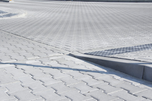 Silniční obrubník přechodový, pravý