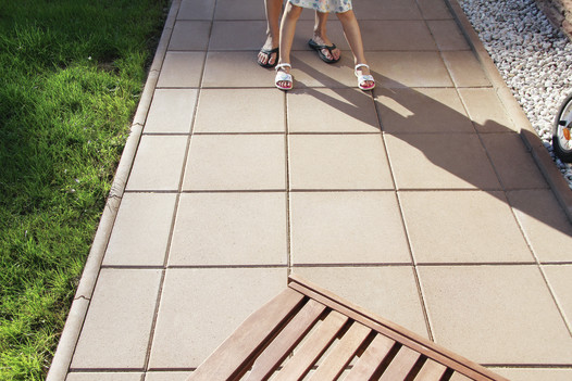 Betonový zahradní obrubník, výška 200 mm