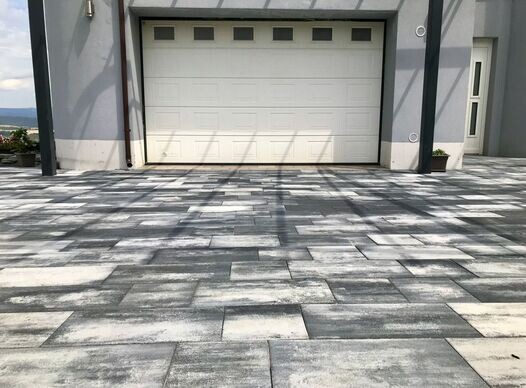 Betonová dlažba Fontána