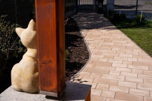 Betonová dlažba Fontána