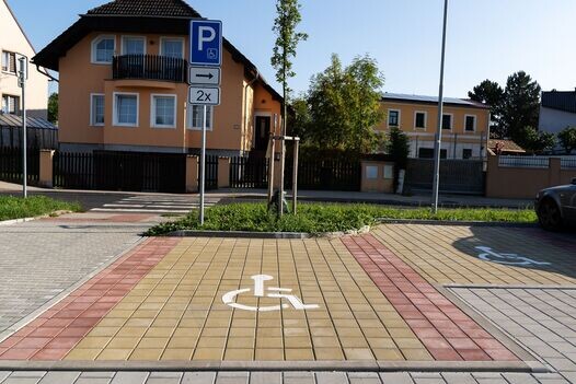 Čtvercová dlažba Vřídlo