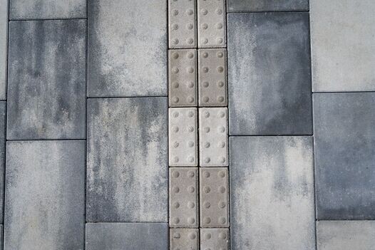 Slepecká betonová dlažba Promenáda